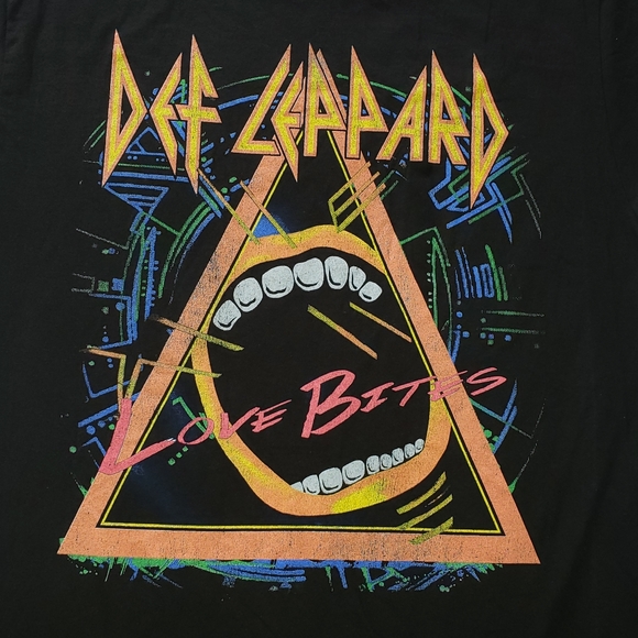 Mens Def Leppard Graphic Crew Neck T-Shirt

M - Picture 3 of 5